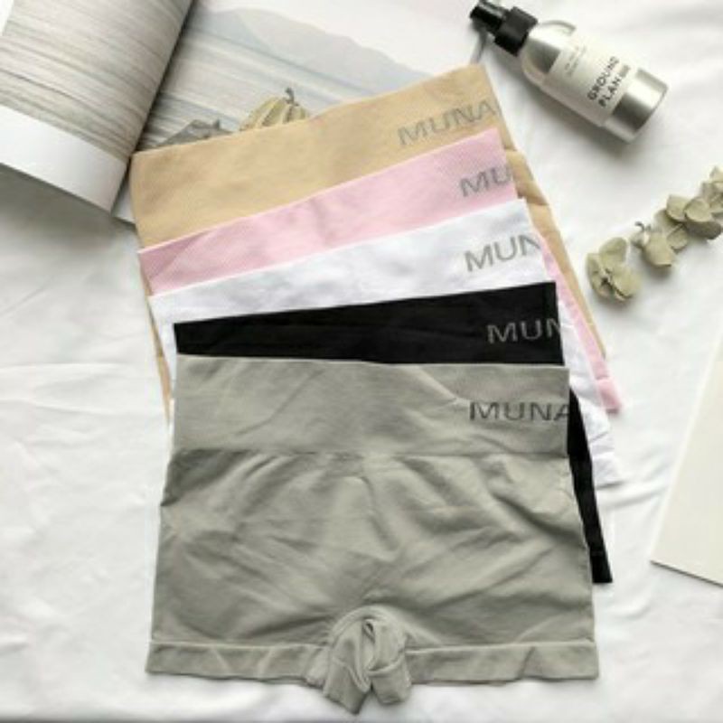 CELANA HOTPANTS MUNAFIE / CELANA MUNAFIE / CELANA DALAM / DALAMAN WANITA