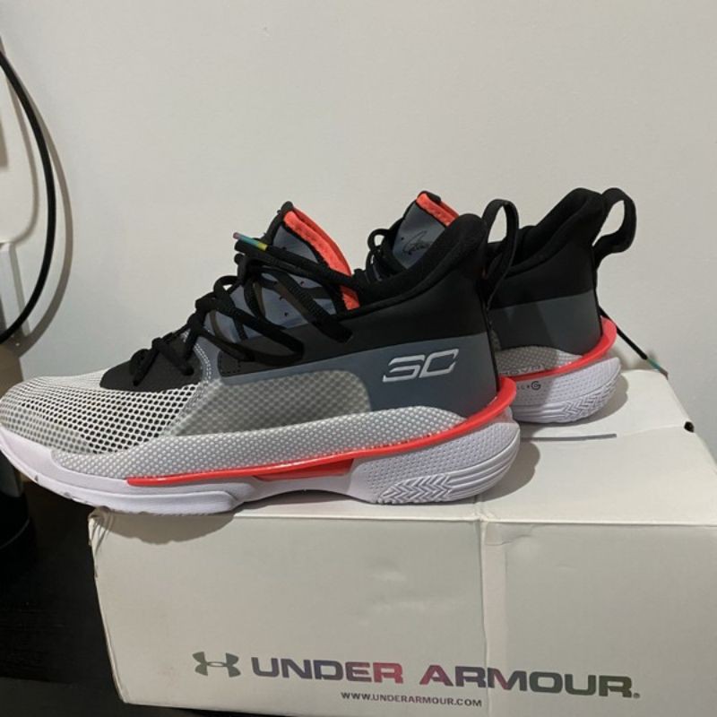 SEPATU UNDER ARMOUR CURRY 7 WATER WHITE BLACK WHITE