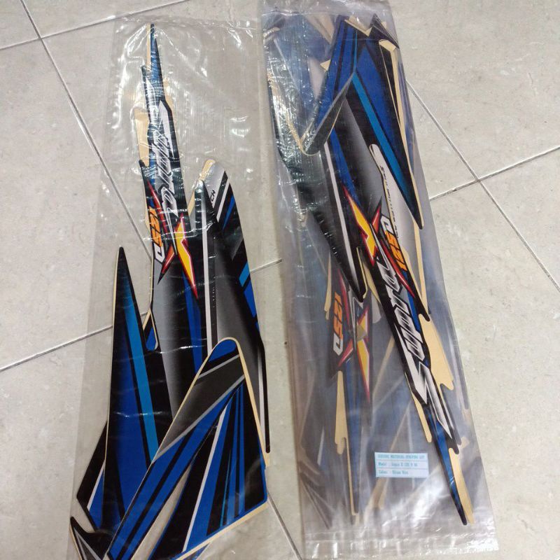 striping stiker les body Supra x 125 D 2006 hitam biru