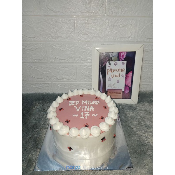 Simple Sweet Seventeen Birthday Cake
