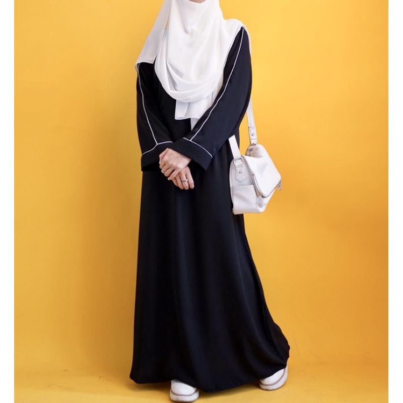 Abaya Hitam Basic List Gamis Syari Bahan Jet black Hitam Pekat Busui friendly-4