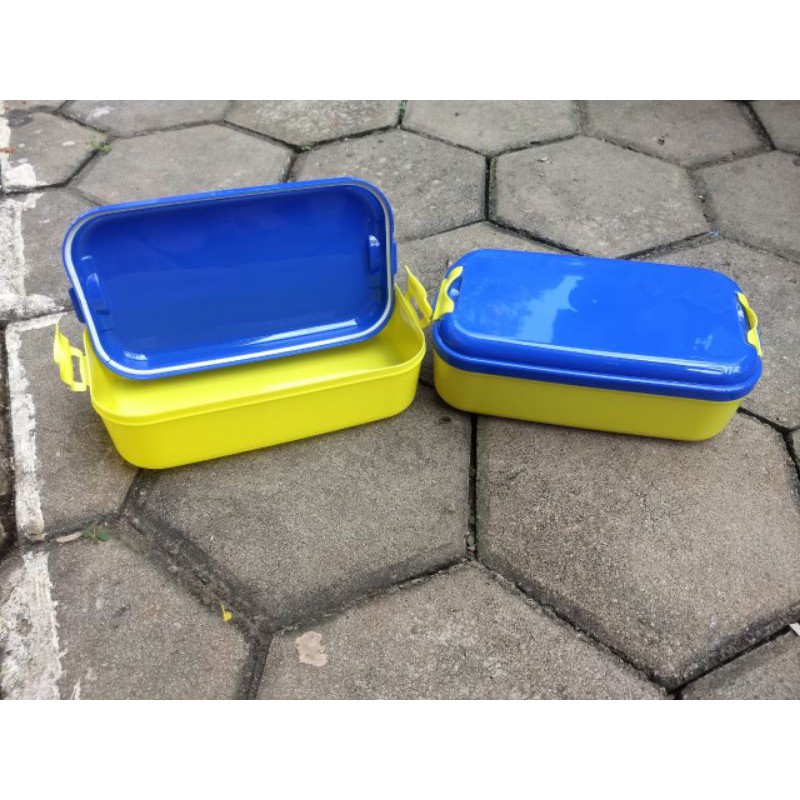 Box Plastik Box Tempat makan warna biru kuning