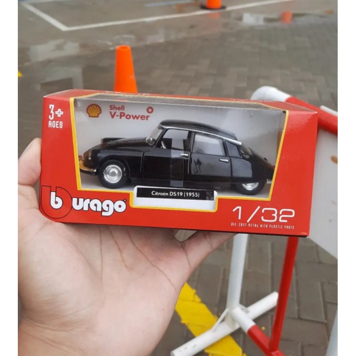 Burago Citron DS 1995 1:32 Shell Diecast