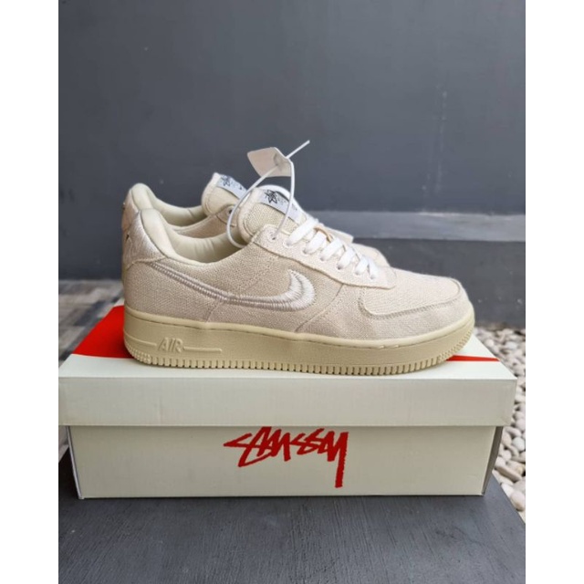 sepatu Nike airforce x stussy beige cream