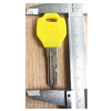 bahan kunci titik M warna