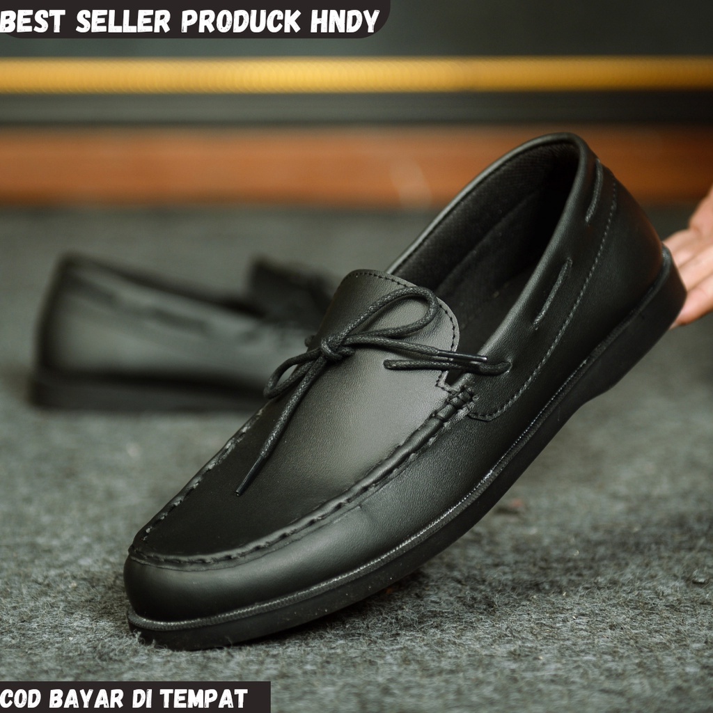 HNDY / Sepatu Slip On Pria Kulit Asli Sepatu Pria Casual Pantofel Kerja Sepatu Kasual Santai Kuliah Kondangan Semi Formal Gaya Keren Kekinian Hitam Coklat43