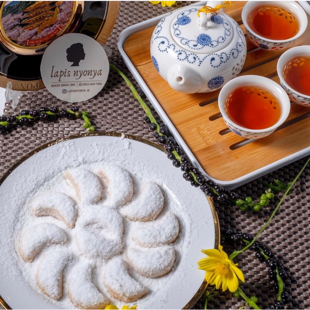 

kue kering putri salju / kue kering natal/imlek/lebaran / lapis nyonya