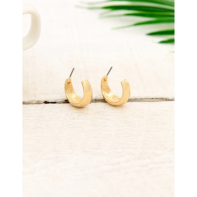 LRC Anting Tusuk Fashion Gold Alloy C-shaped Earrings F47031