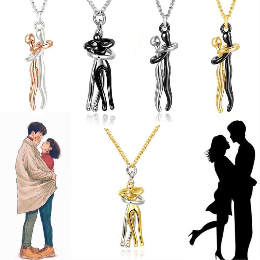 Lily Couple Hugging Pendant Metal Plating Perhiasan Hadiah Hari Valentine Gaya Cinta Kalung