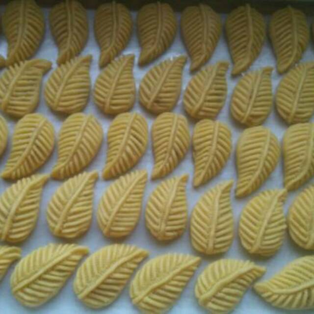 

ANEKA Cookies MENTEGA, NASTAR dll. FRESH FROM THE OVEN with MENTEGA Wisman ukuran 500 gram & 1 kilo.