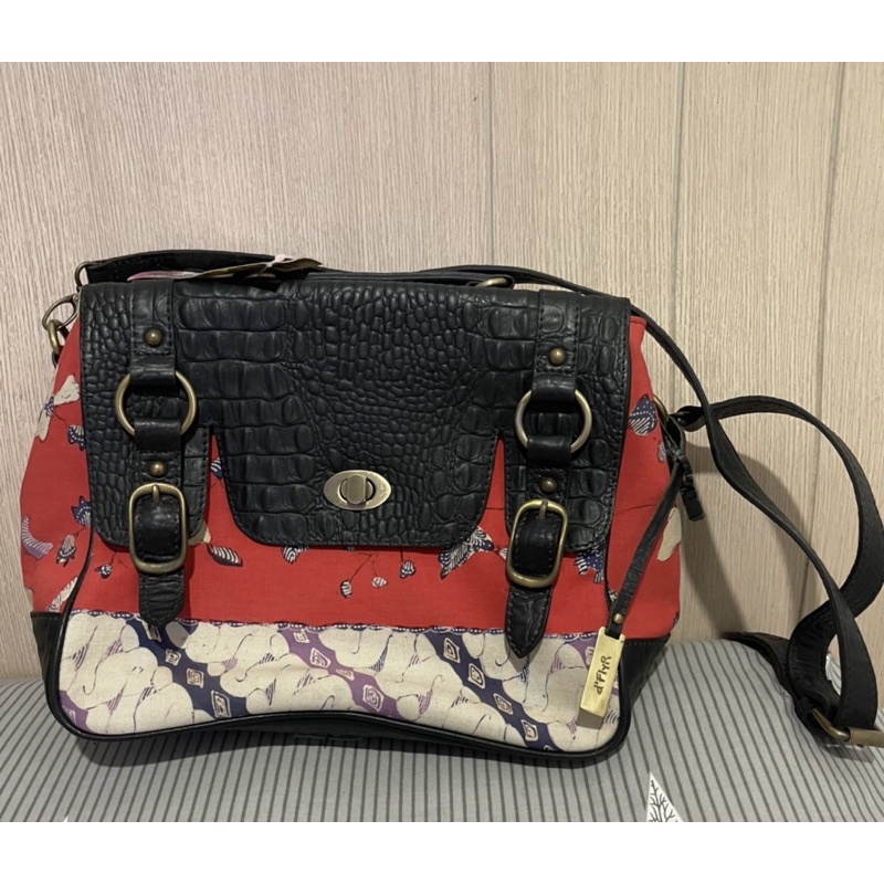 Tas Batik Tulis Kulit NBU