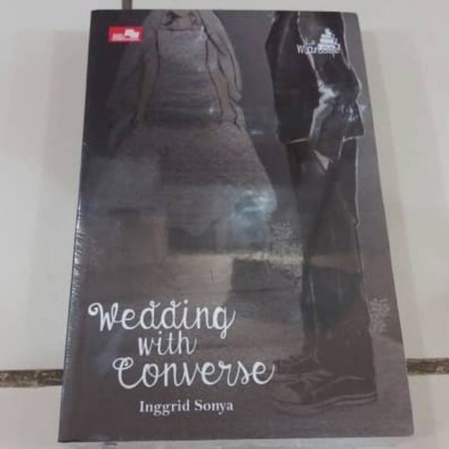 Novel Metropop : Wedding With Converse