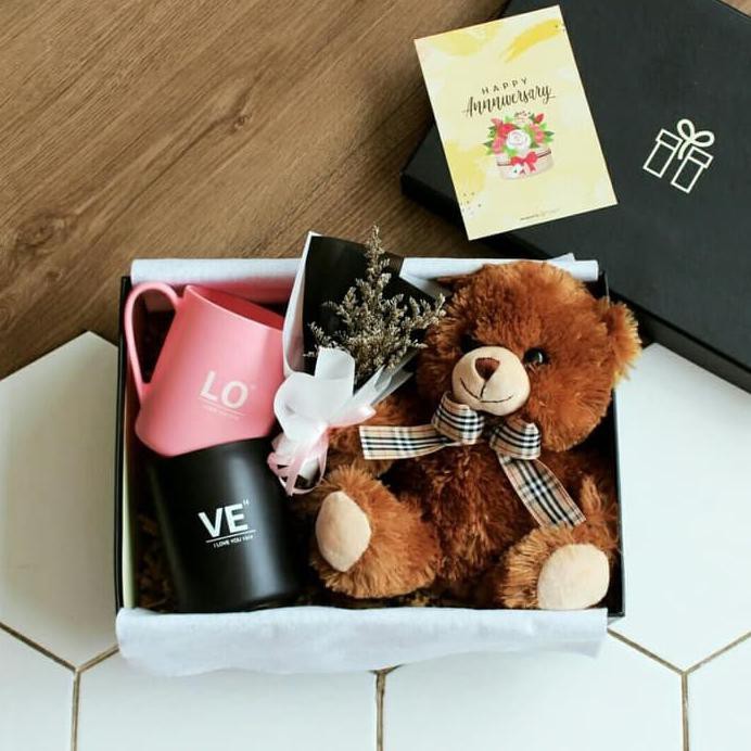 

PAKET HADIAH KADO ULANG TAHUN / ANNIVERSARY UNTUK PEREMPUAN HUG ME TERMURAH