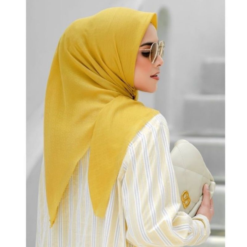 BUTTONSCARVES  TAPIS EMBOSSED