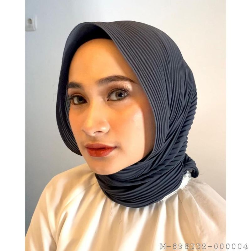 HIJAB WANITA PASHMINA PLISKET FULL HYGET VYLI-046Variasi：RANDOM WARNA, HITAM, NAVY, ABU DARK GREY, M