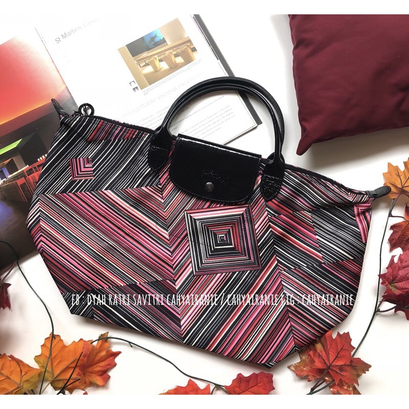 

LC Op’art Red Medium Short Handle New