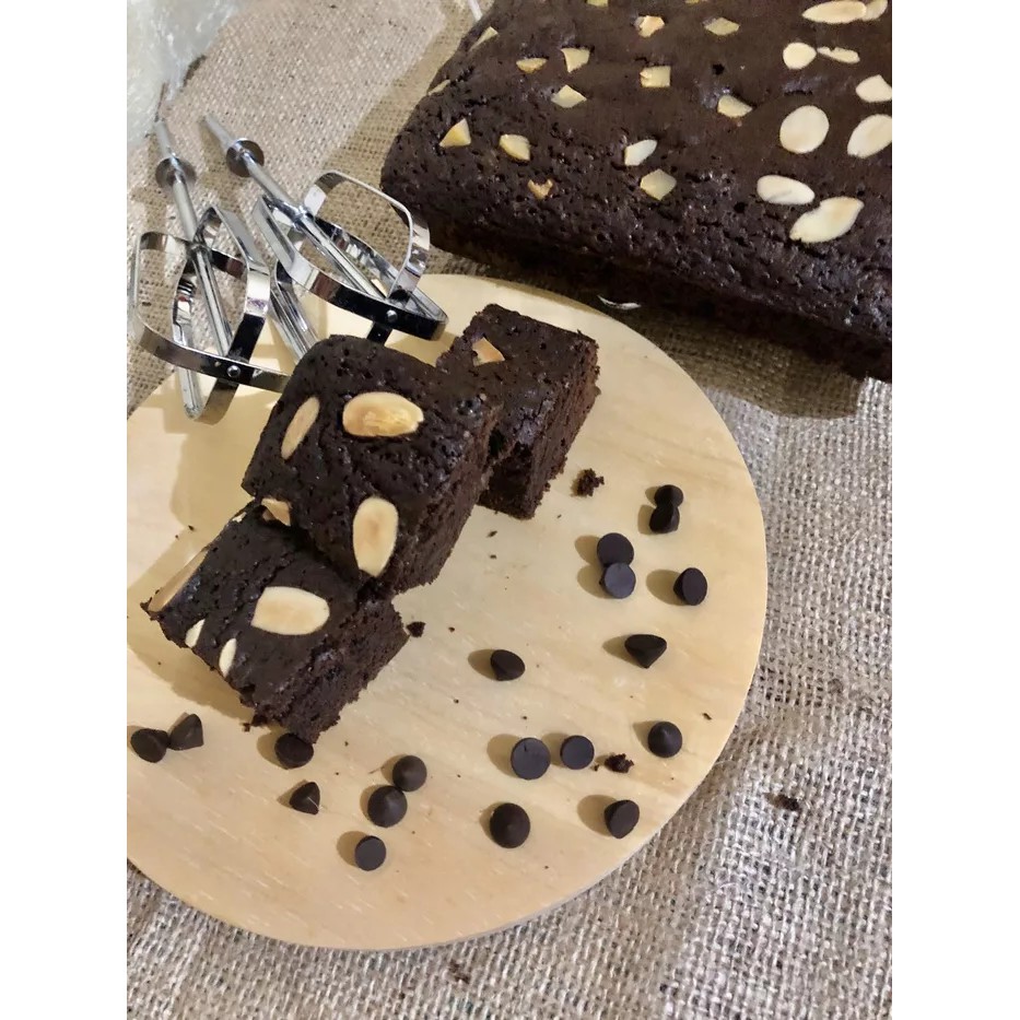 

Brownies Almond SMALL | Brownies Fudgy Almond | Brownies Panggang