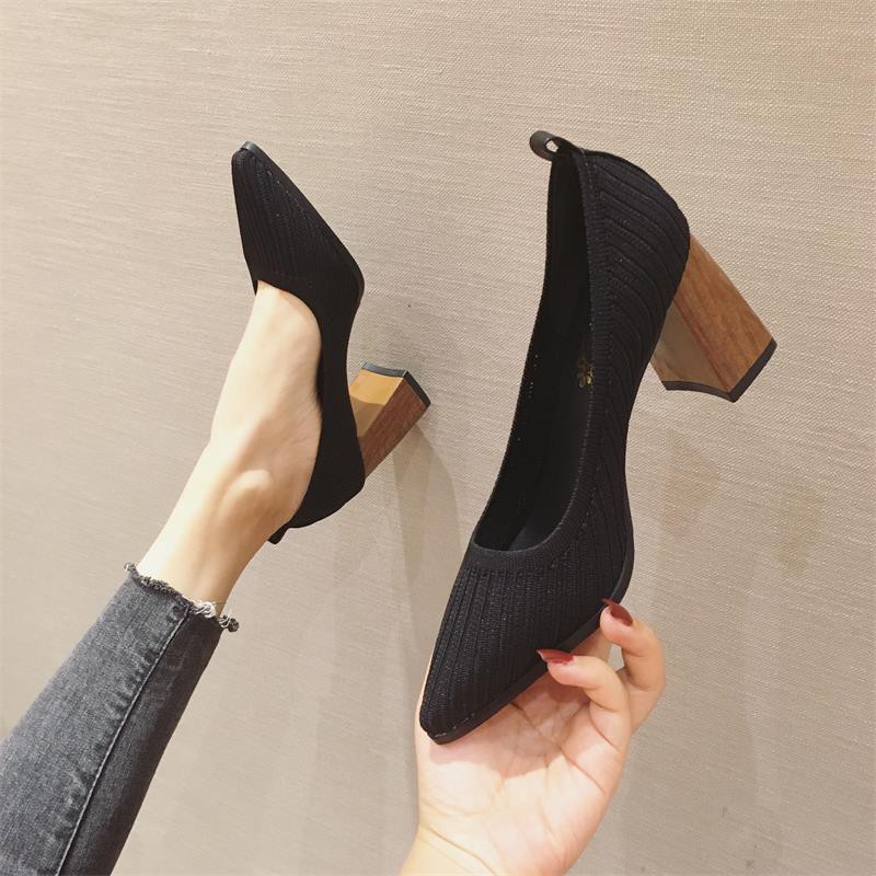 block heel pointed pumps