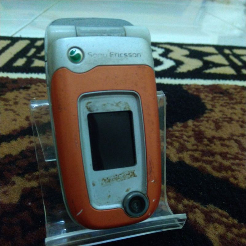 Sony Ericsson z520 hp unik langka