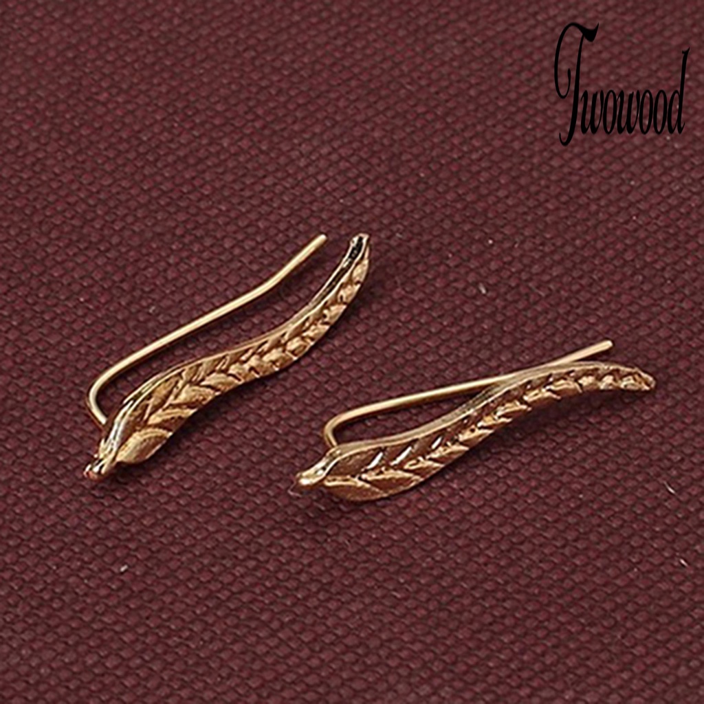 1 Pasang Anting Stud Bentuk Daun Bahan Alloy Untuk Wanita