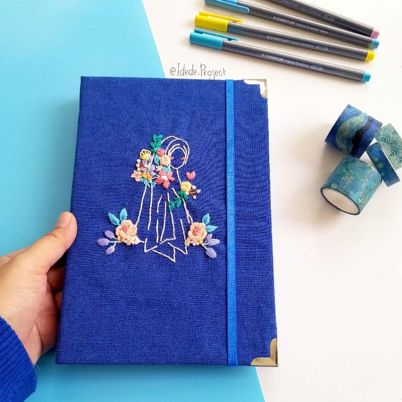 

custom notebook (cover sulam biru)