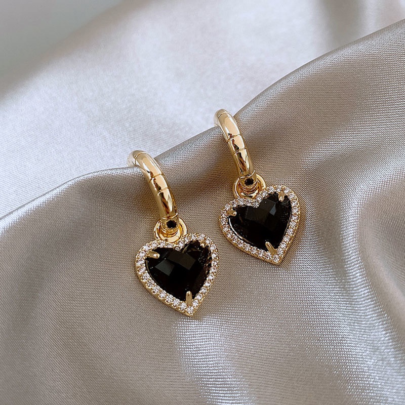 Anting Bentuk Hati Warna Hitam Gaya retro