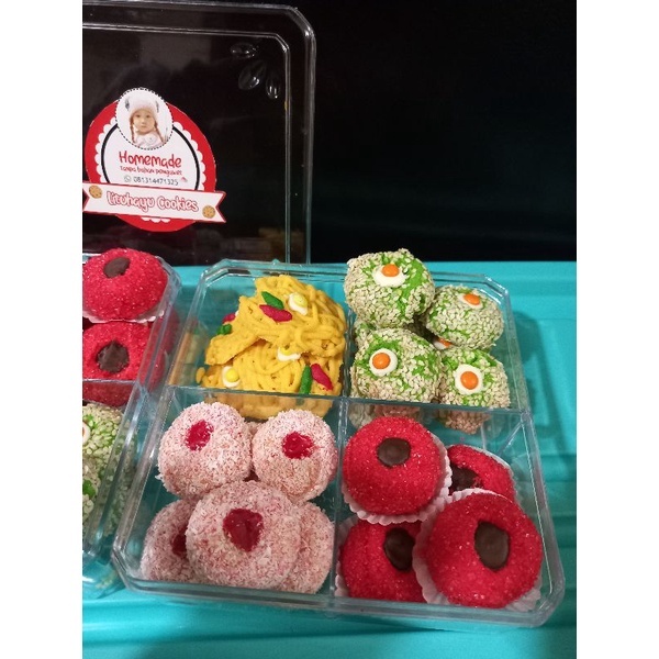 

kue lebaran/parcel lebaran/Lituhayu cookies/Toples 4 skat 50.000