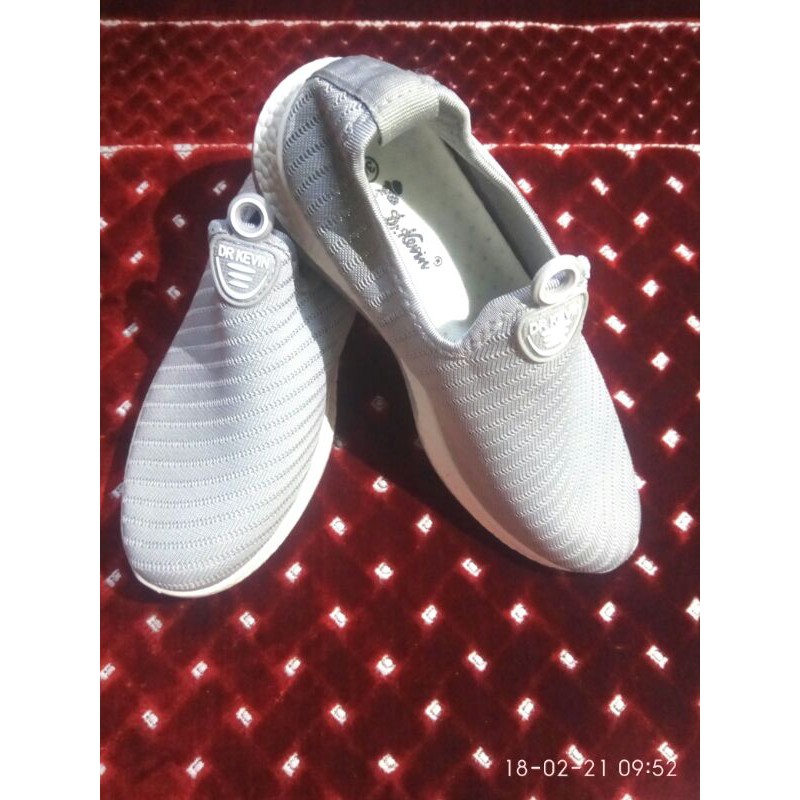 Dr.kevin sport shoes sepatu snakers wanita tanpa tali abu2