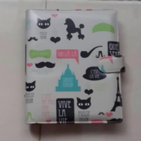 

Binder Paris Moustache