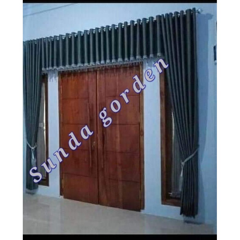 Gorden Poni Pintu Utama Model Poni Tengah Lurus lebar 300 tinggi 250