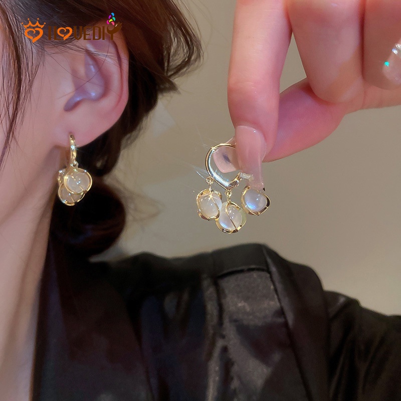 Anting Stud Desain Bunga Anggrek Kelinci Pita Gaya Vintage Korea Minimalis Untuk Wanita