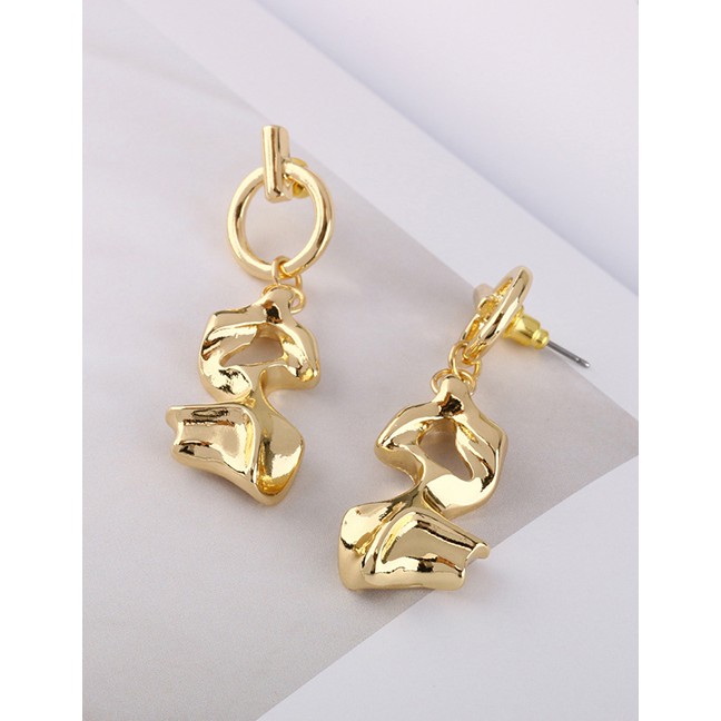 LRC Anting Tusuk Fashion Gold Metal Irregular Glossy Earrings F69825