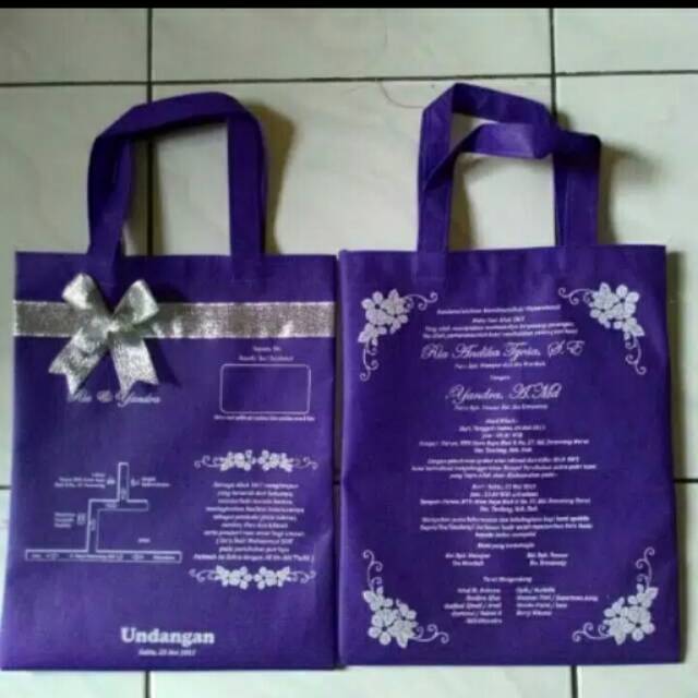

Undangan pita siver