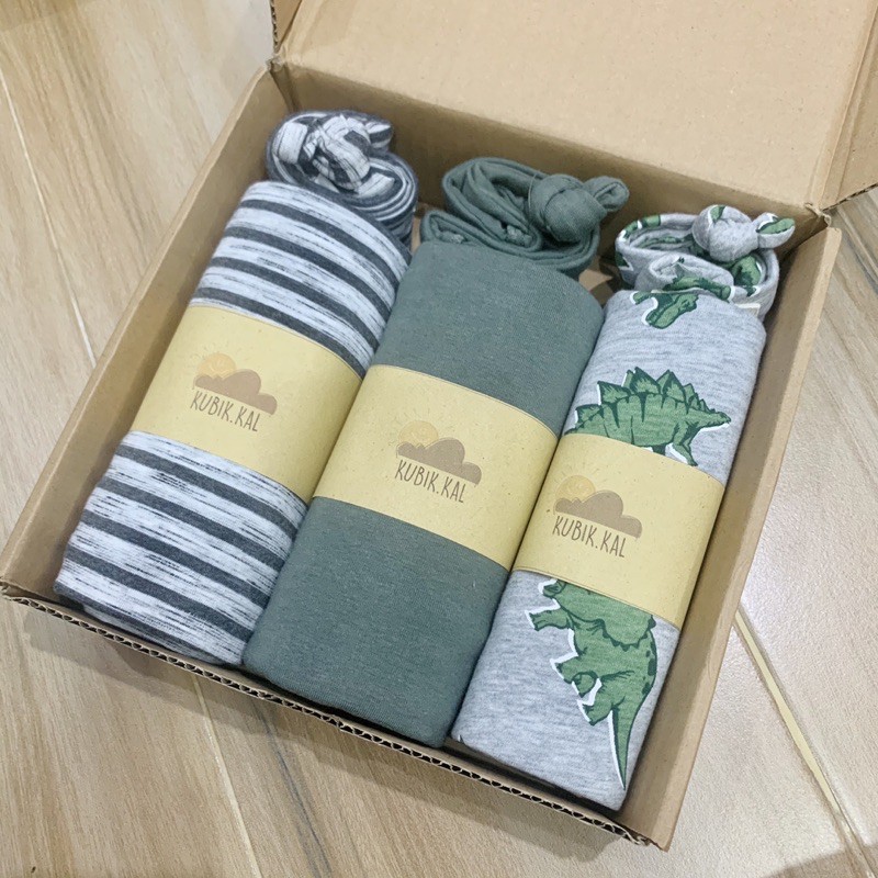 Kubik.Kal Premium Swadde/Bedong + Bandana
