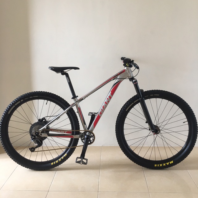 SEPEDA MTB GIANT