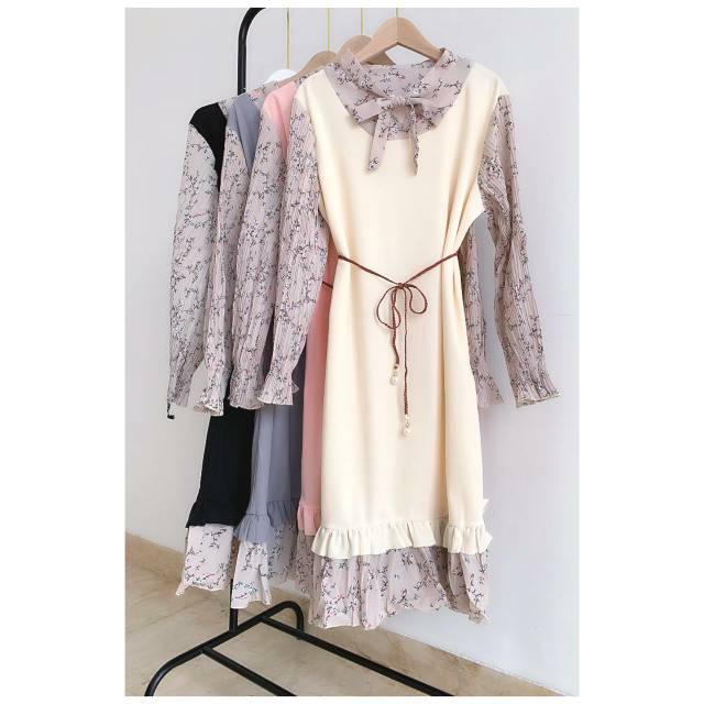 Tunik polos combinasi plisket bunga