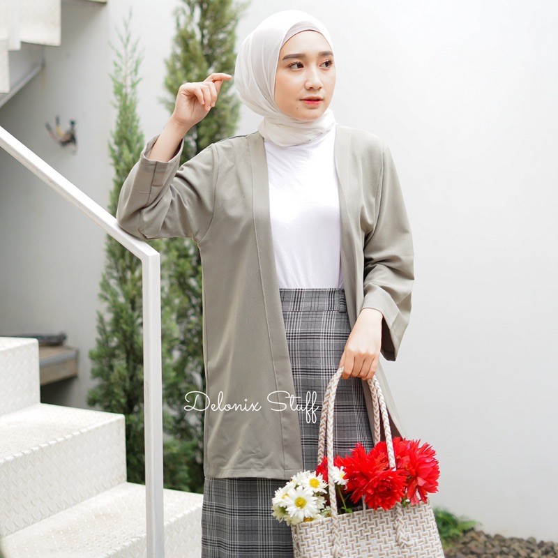 Keyla plain outer