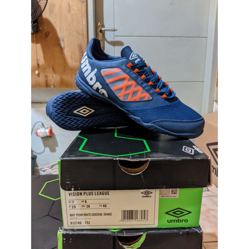 UMBRO VISION PLUS LEAGUE 8127U FCJ NAVY PEONY/WHITE/SHOCKING ORANGE ORIGINAL