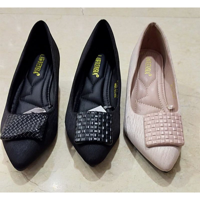 sepatu wanita lawrensia