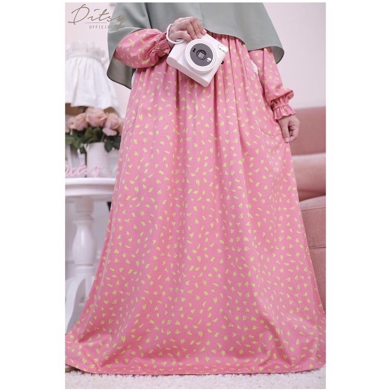 Ditsy September 2021 XS Scribbles Pink Nightgown Gamis