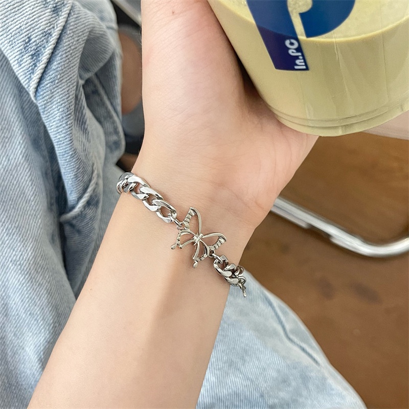 Gelang Tangan Rantai Aksen Kupu-Kupu Hollow Gaya Hip hop Untuk Wanita