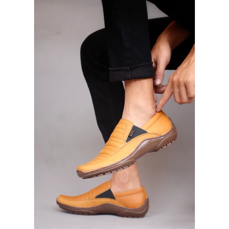 Sepatu Slip On Kasual Pria Original Kulit Sapi Asli Slop Moccasin Formal Kerja Cowo Laki Trendy Mewah