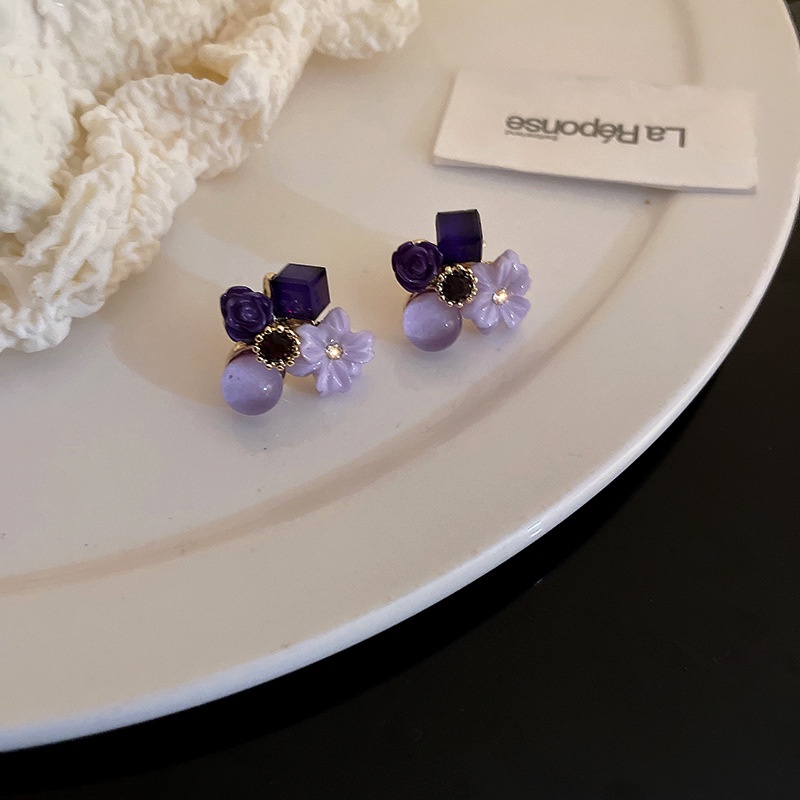 Anting Tusuk Desain Bunga / Hati Hias Mutiara + Berlian Gaya Korea Untuk Wanita