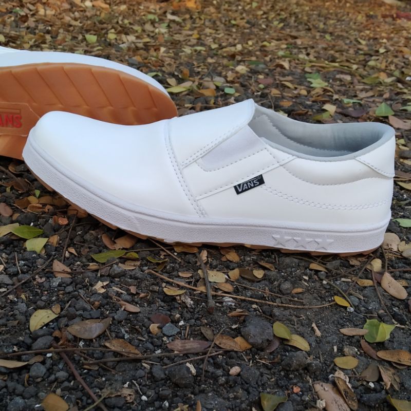 Sepatu Slip On Pria Tanpa Tali Putih Polos Slop Kasual Santai Full White Keren Terbaru Buat Gaya Kekinian