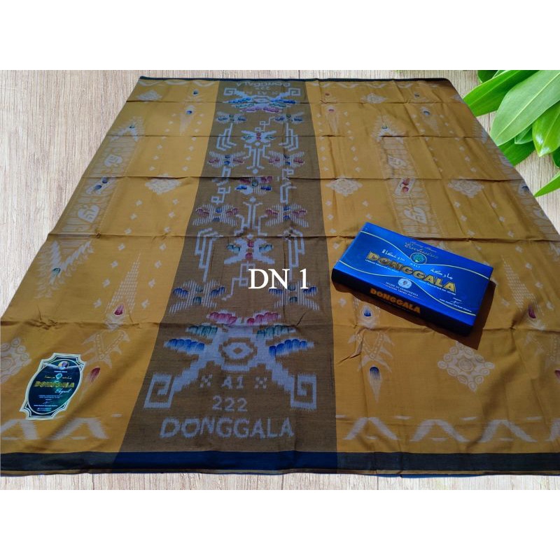 SARUNG DONGGALA | MOTIF KEMBANG NANAS