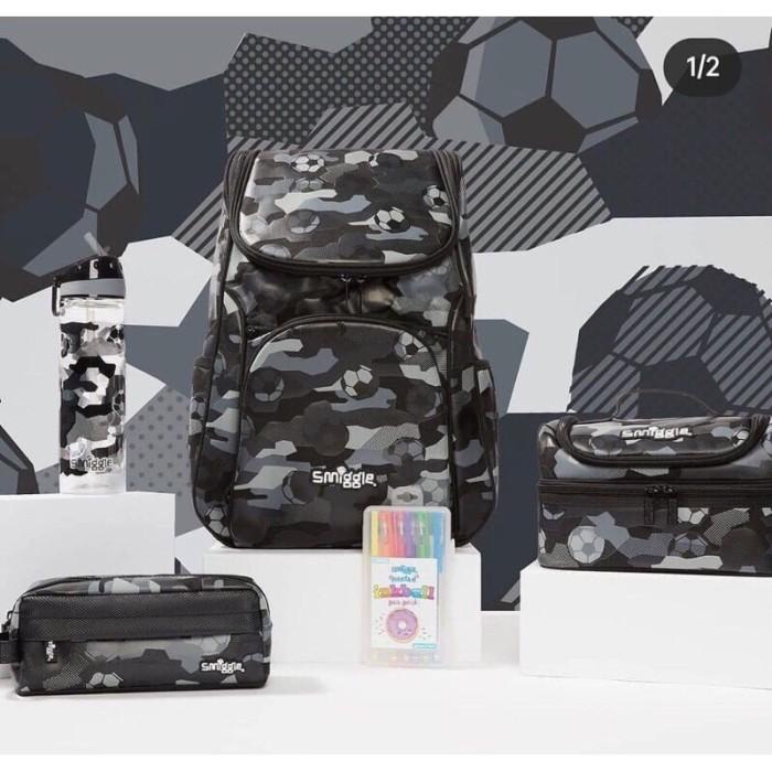 Smiggle Illusion Backpack Ball Black Army