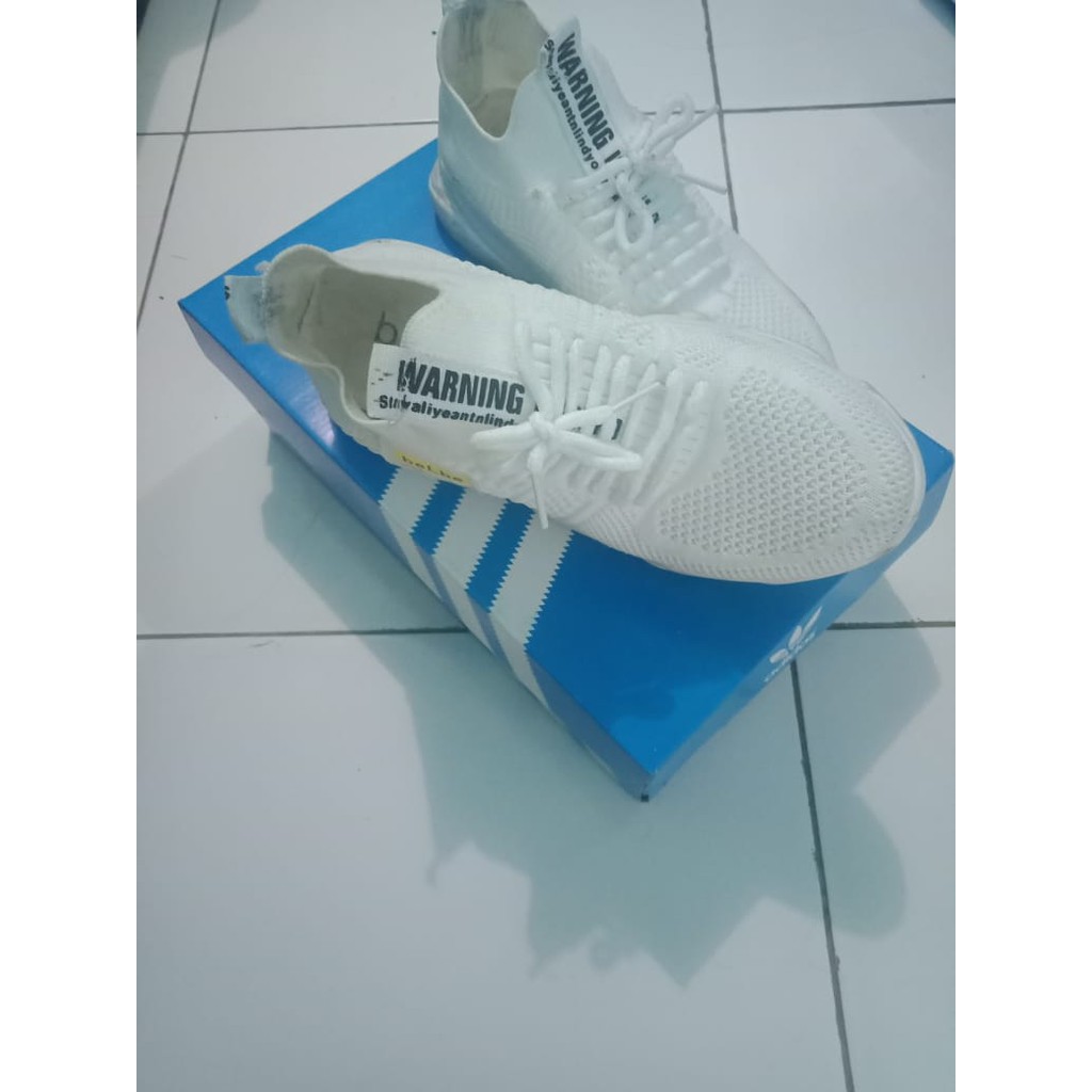 Sepatu Belbe (wanita)