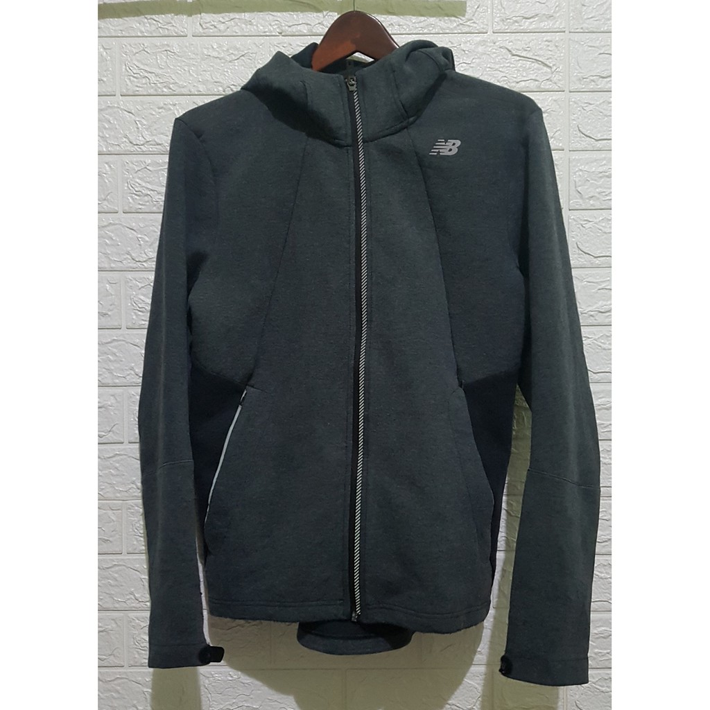 Jaket New Balance Dry Cowo PL Preloved Second Abu
