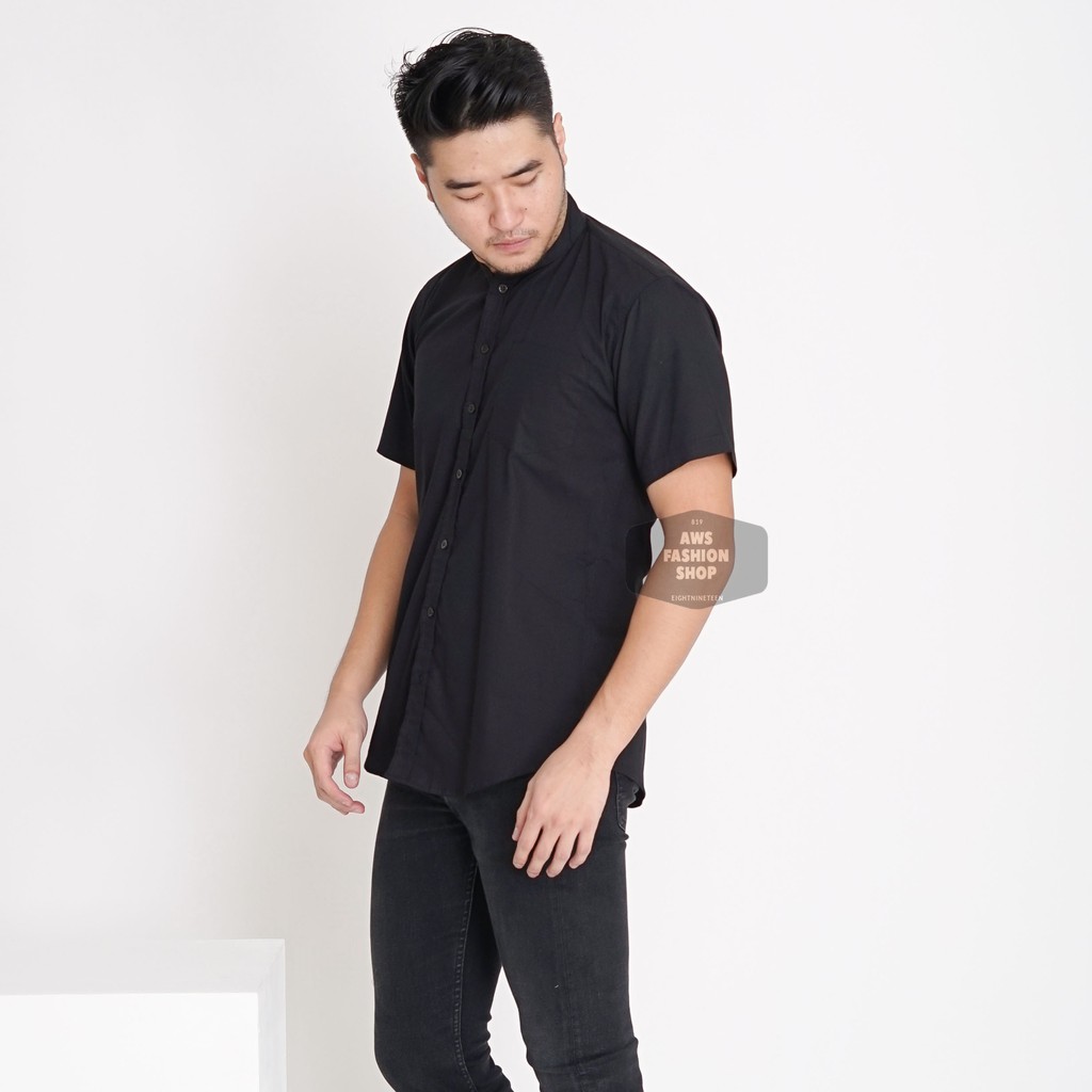 Kemeja Pria Lengan Pendek Polos Kerah Shanghai Black Hitam Casual Slimfit 3350