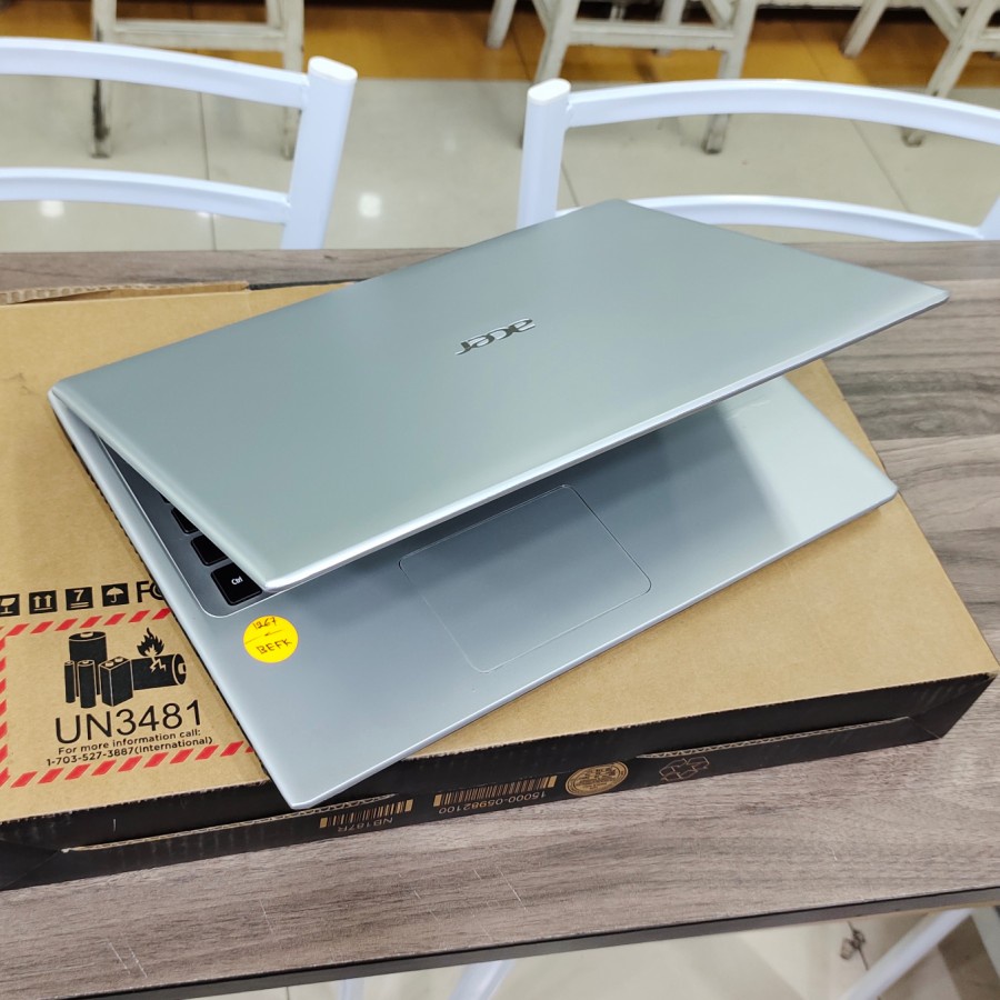 LAPTOP LEPTOP ACER SILVER 14 INC SLIM GENERASI TERBARU ZOOM SIAP PAKAI